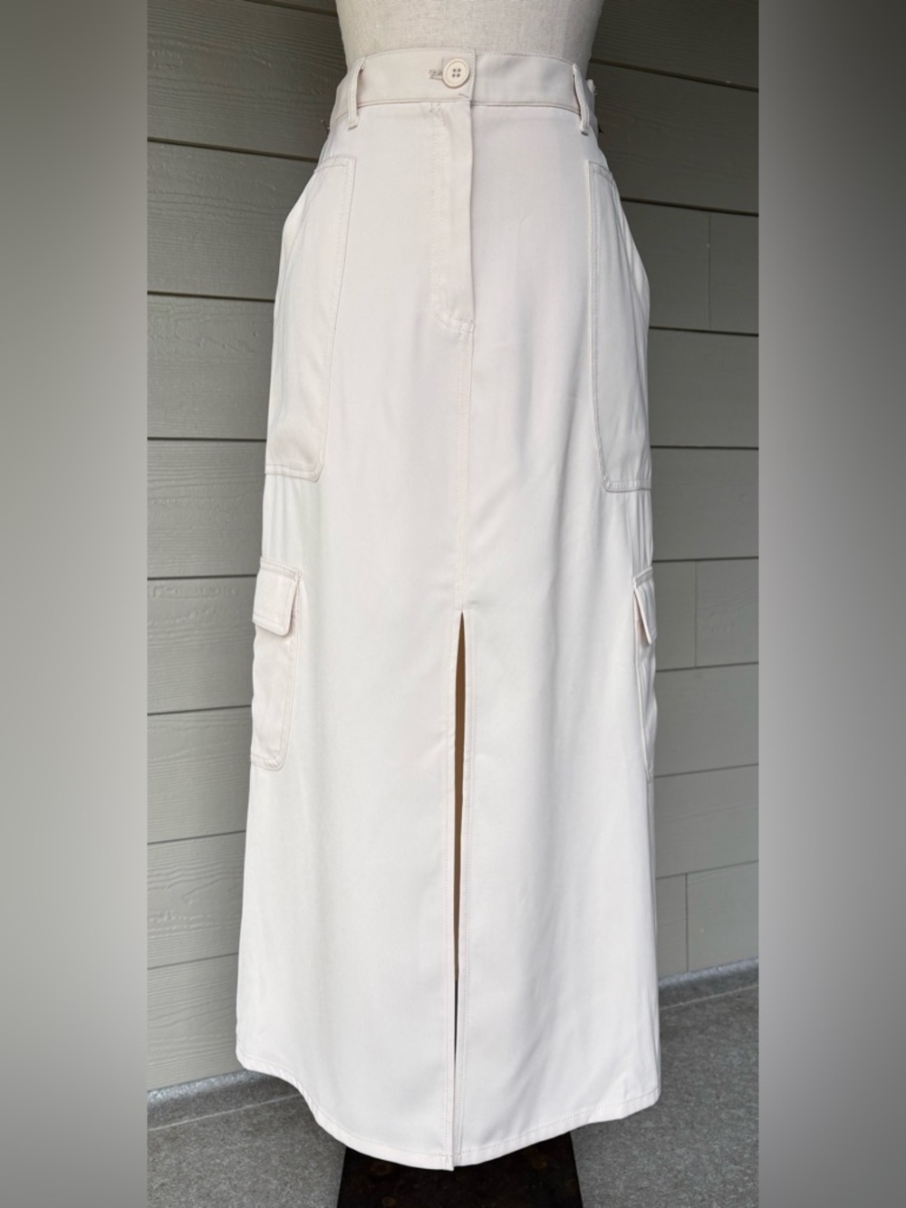 Women’s Max Studio Cream Maxi Cargo Skirt with Front Split Size L NWOT